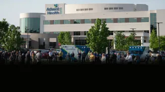 A pedestrian view of the entire building of AdventHealth Gordon