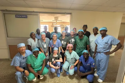 surgical-team-posing