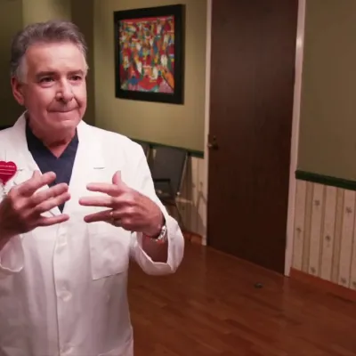 Meet Dr. Alfredo Fernandez, Bariatric Surgeon at AdventHealth Carrollwood Spanish