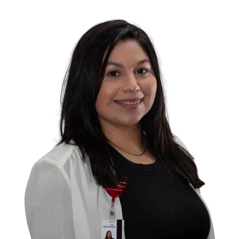 Headshot of Yasmine Cruz.