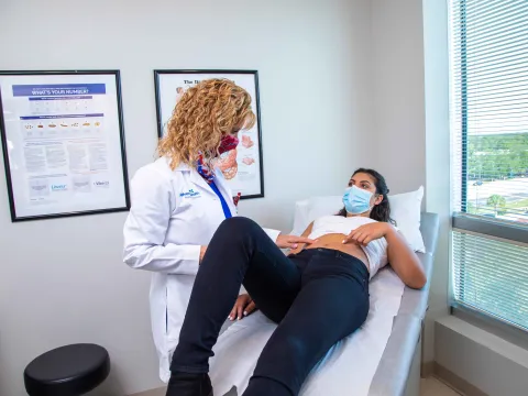 Dr. Sharona Ross with a patient at the Digestive Institute Tampa.