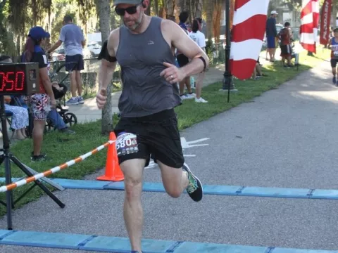 Robert Leetun was a healthy 37-year-old when he survived a heart attack.