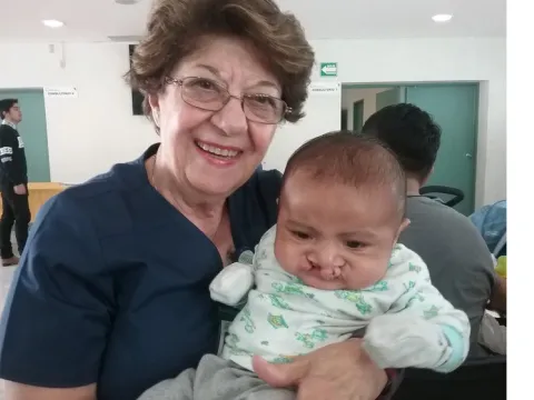 foundation-sharing-smiles-maryam dorri-cleft-baby-1