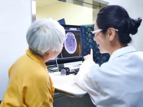 Alzheimer's patient and physician