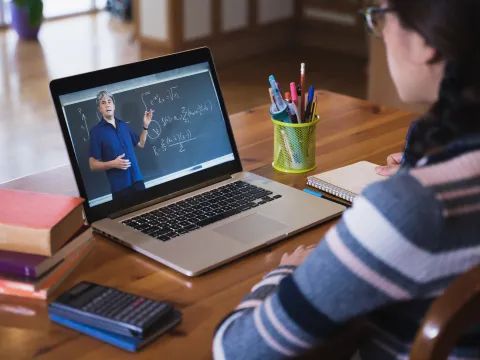 A student taking classes online.