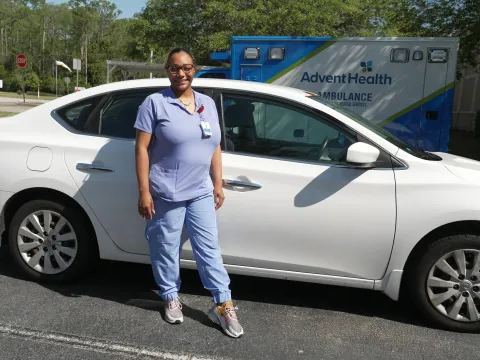Nurse helps colleague by donating her car