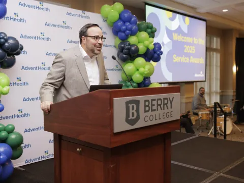 Isaac Sendros, president and CEO of AdventHealth Georgia and AdventHealth Redmond, welcomes team members to their annual Milestone Service Awards.