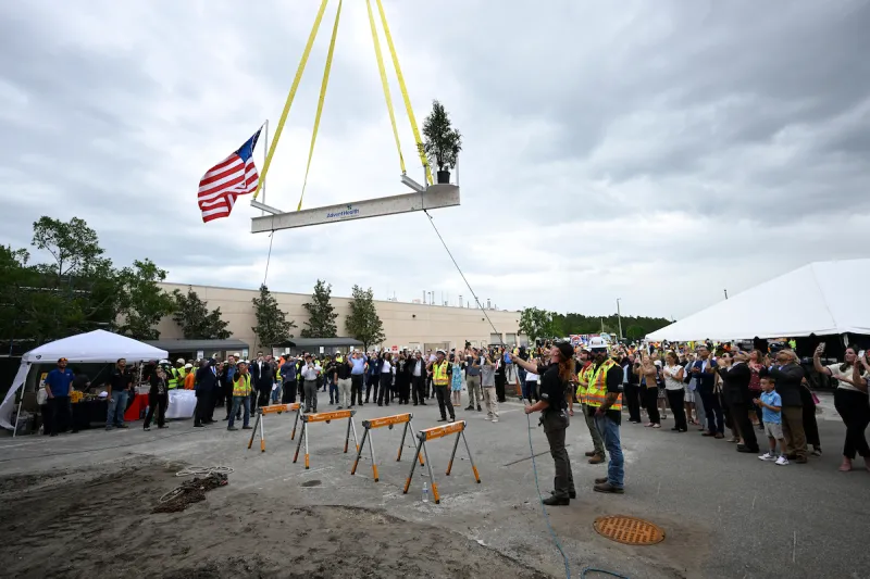 Final steel beam marks key step in  AdventHealth Daytona Beach expansion.