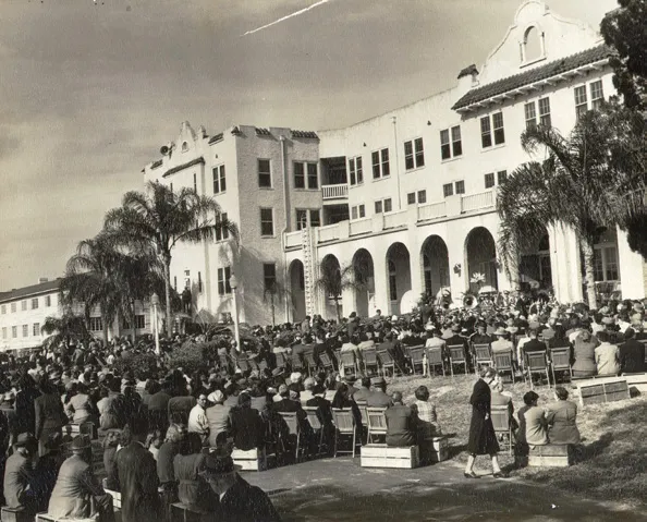 Walker Building Crowd Lawn